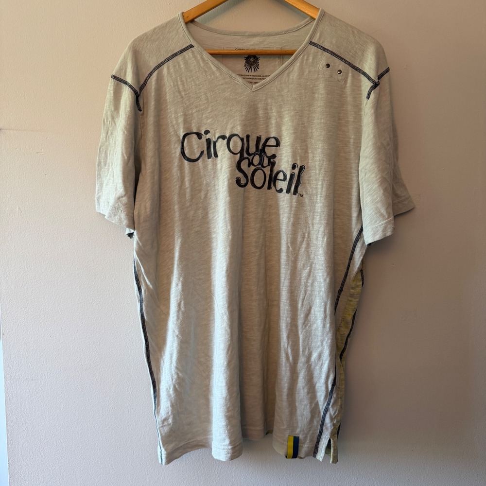 Cirque du Soleil Mens XL Gray V-Neck Graphic T-Shirt Sun Logo Slub Knit Cotton